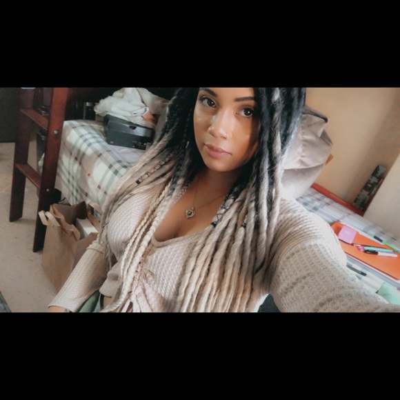 Meet your Posher, Ruby - Picture 2 of 4